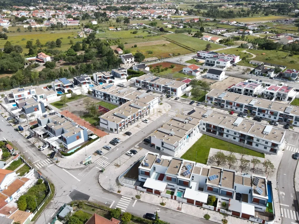 Futuro Apartamento T3, Urbanização Quinta da Torre, Palmela - Image 3