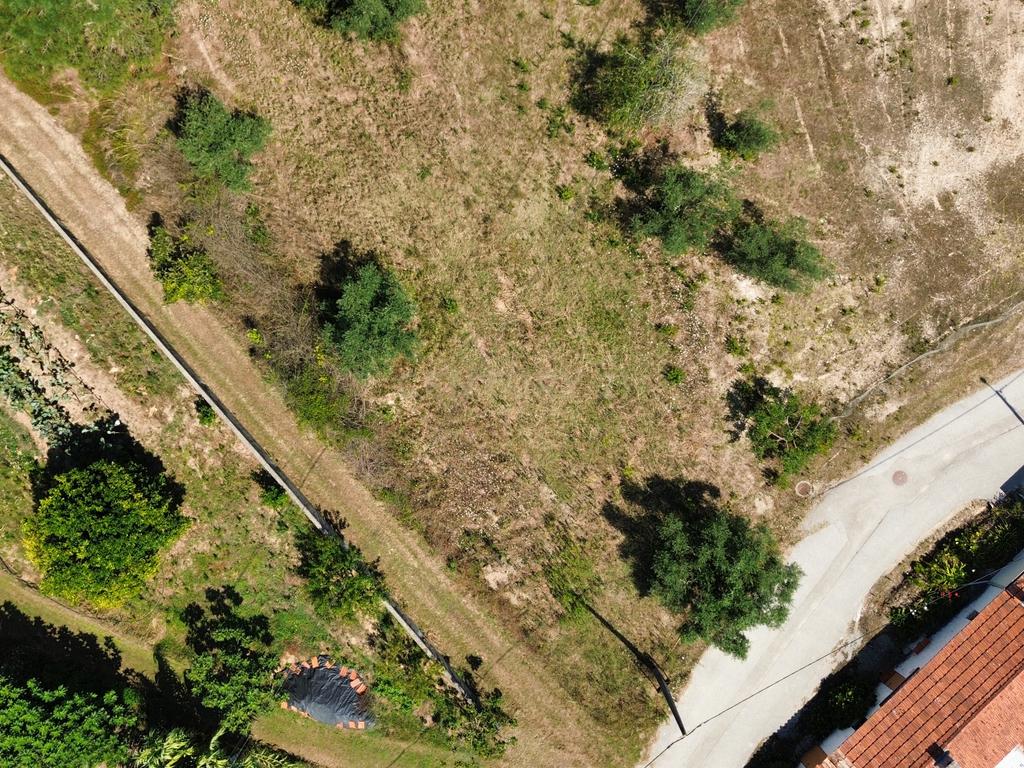 Terreno com 2020m2 para construção em Carnide - Image 21