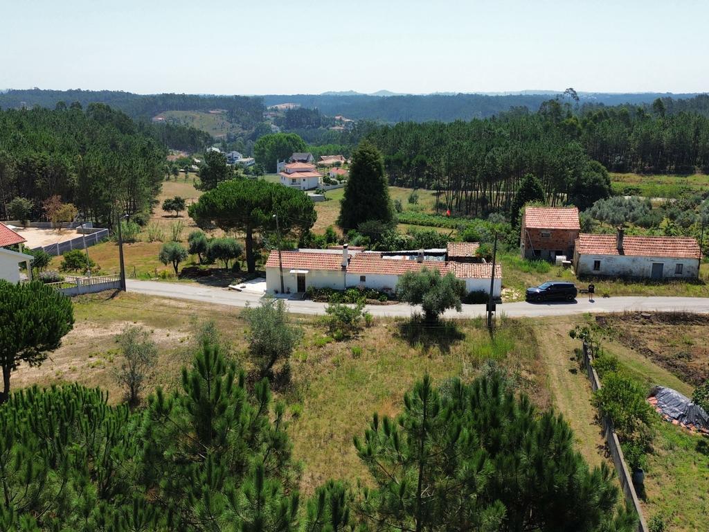Terreno com 2020m2 para construção em Carnide - Image 9