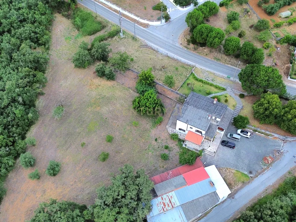 MORADIA T4 -ANSIÃO- com ARMAZÉM, anexos e 1ha terreno - Image 28