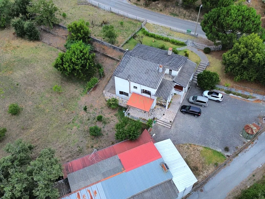 MORADIA T4 -ANSIÃO- com ARMAZÉM, anexos e 1ha terreno - Image 48