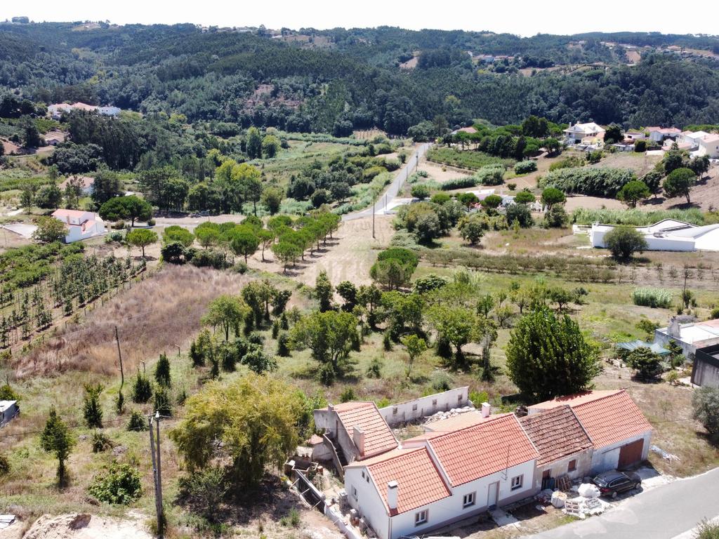 Terreno Urbano à Venda em Peso, Caldas da Rainha - Image 1
