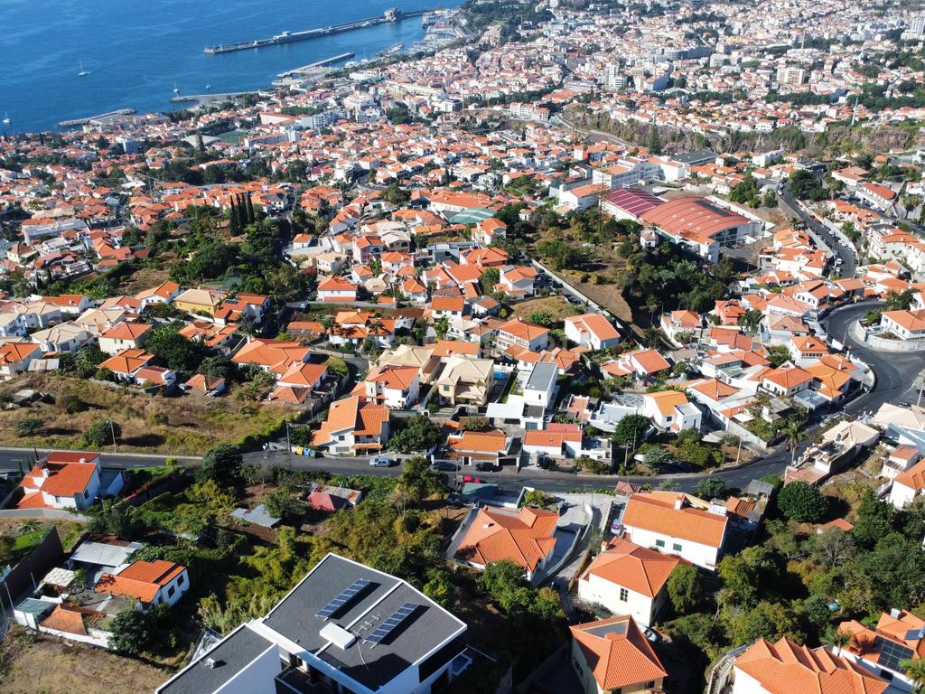 Terreno Urbano - Funchal - Vista Baía - Image 4