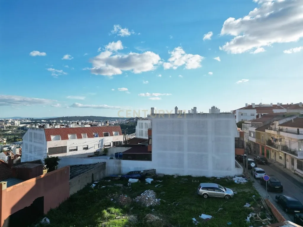Terreno com licença construção paga - 4 moradias - Image 6