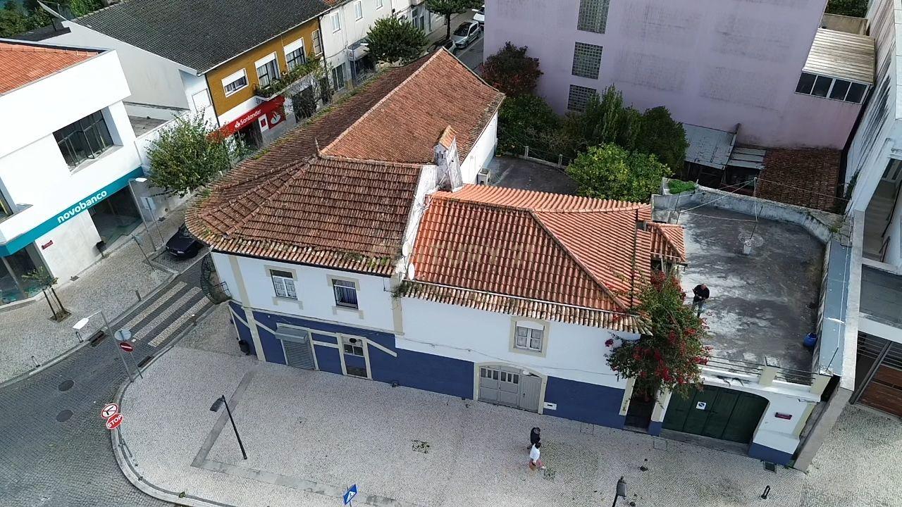Moradia T6 + Comércio - centro da Vila de Condeixa-a-Nova (Coimbra) - Image 7
