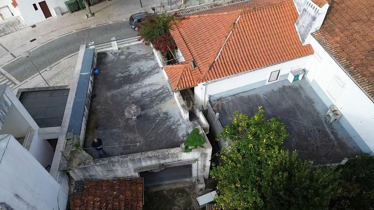 Moradia T6 + Comércio - centro da Vila de Condeixa-a-Nova (Coimbra) - Image 62