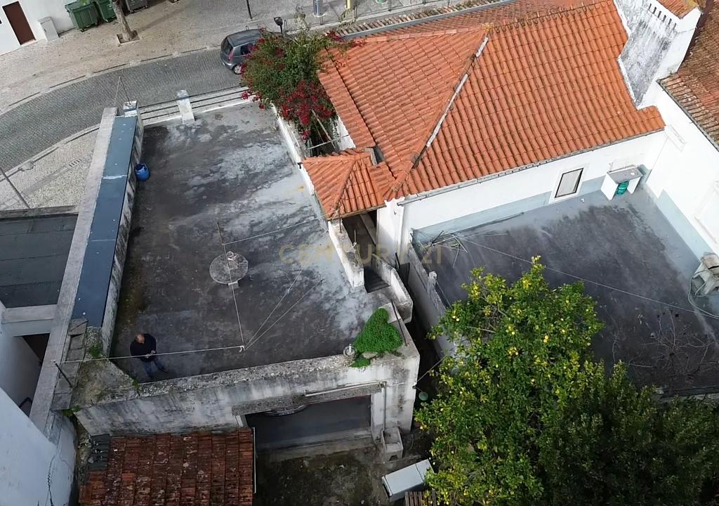 Moradia T6 + Comércio - centro da Vila de Condeixa-a-Nova (Coimbra) - Image 62