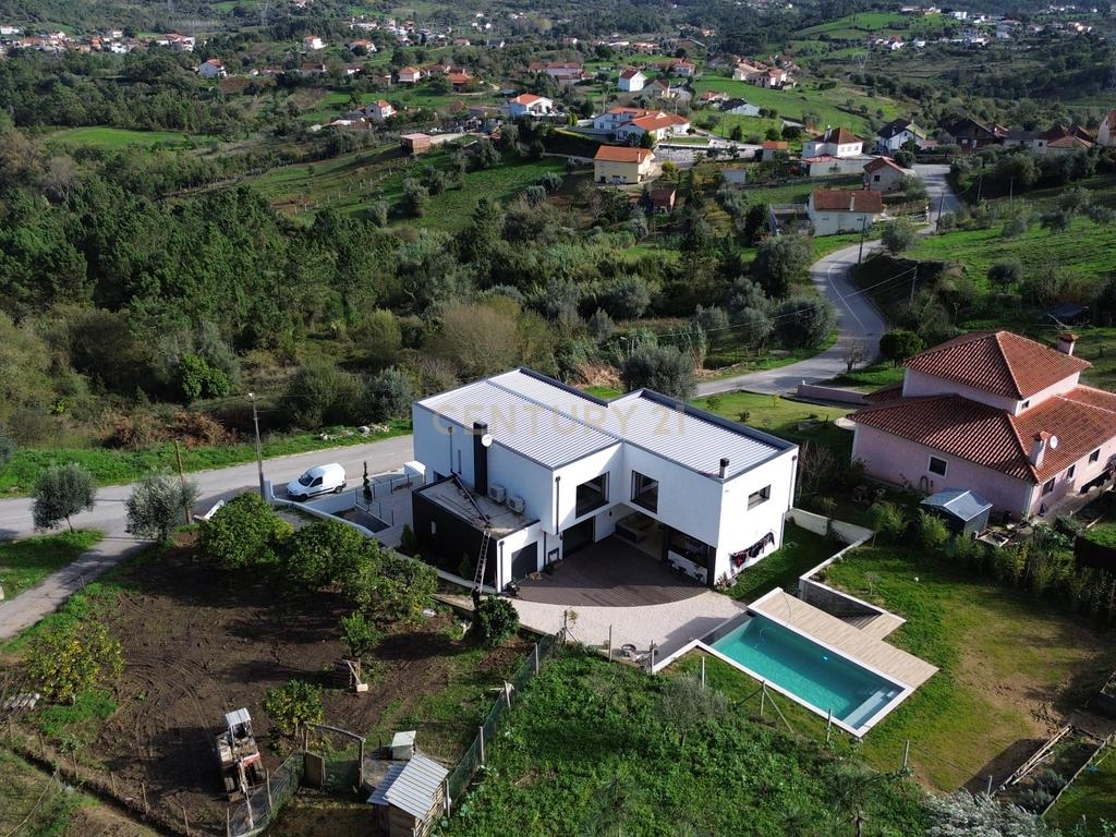 Moradia T4 com Piscina || Pombal || Vistas Deslumbrantes - Image 35