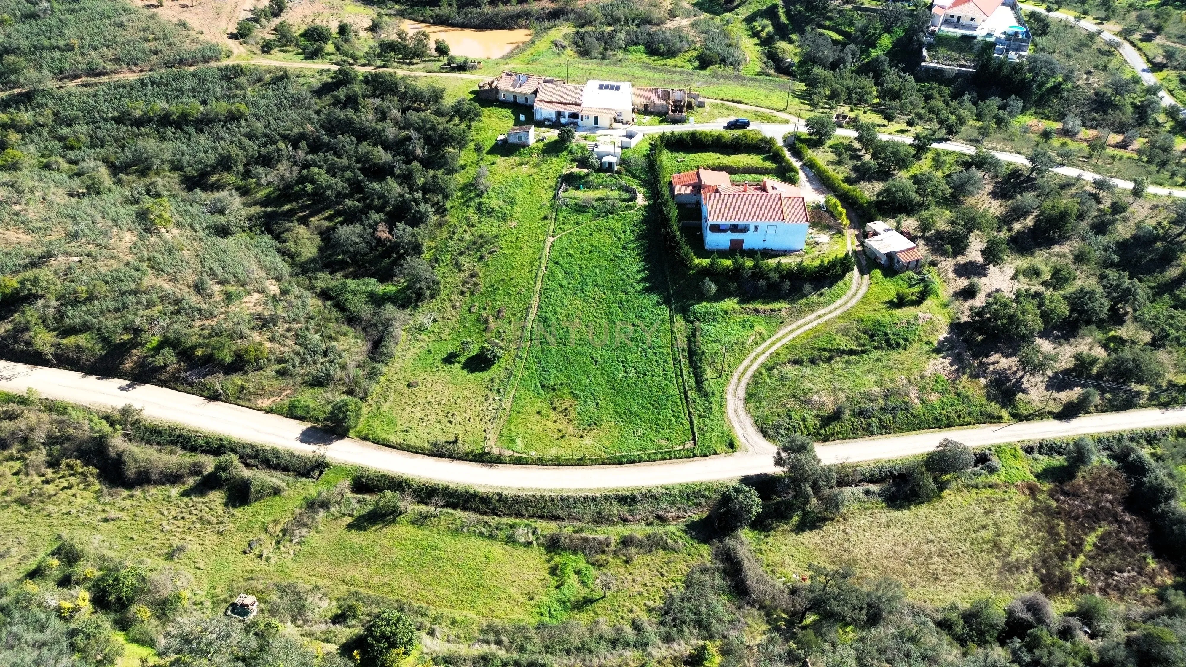 Moradia T3 | Renovada | Geminada| Vale Figueira – S.B.Messines | Terreno - Image 2