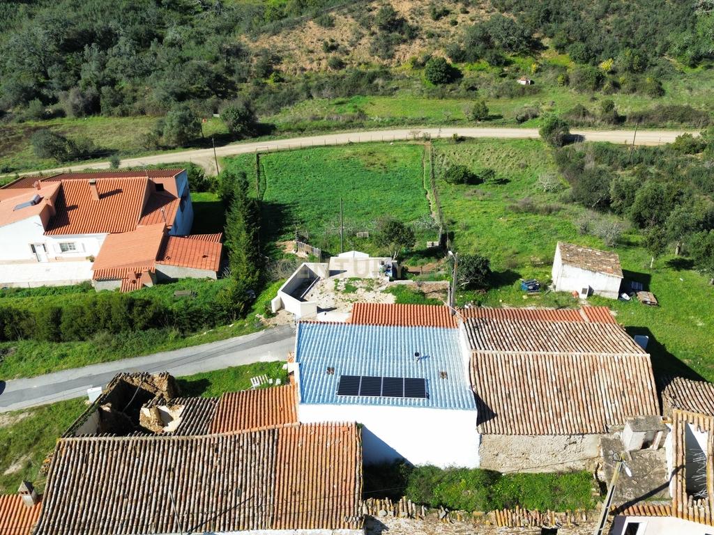 Moradia T3 | Renovada | Geminada| Vale Figueira – S.B.Messines | Terreno - Image 31
