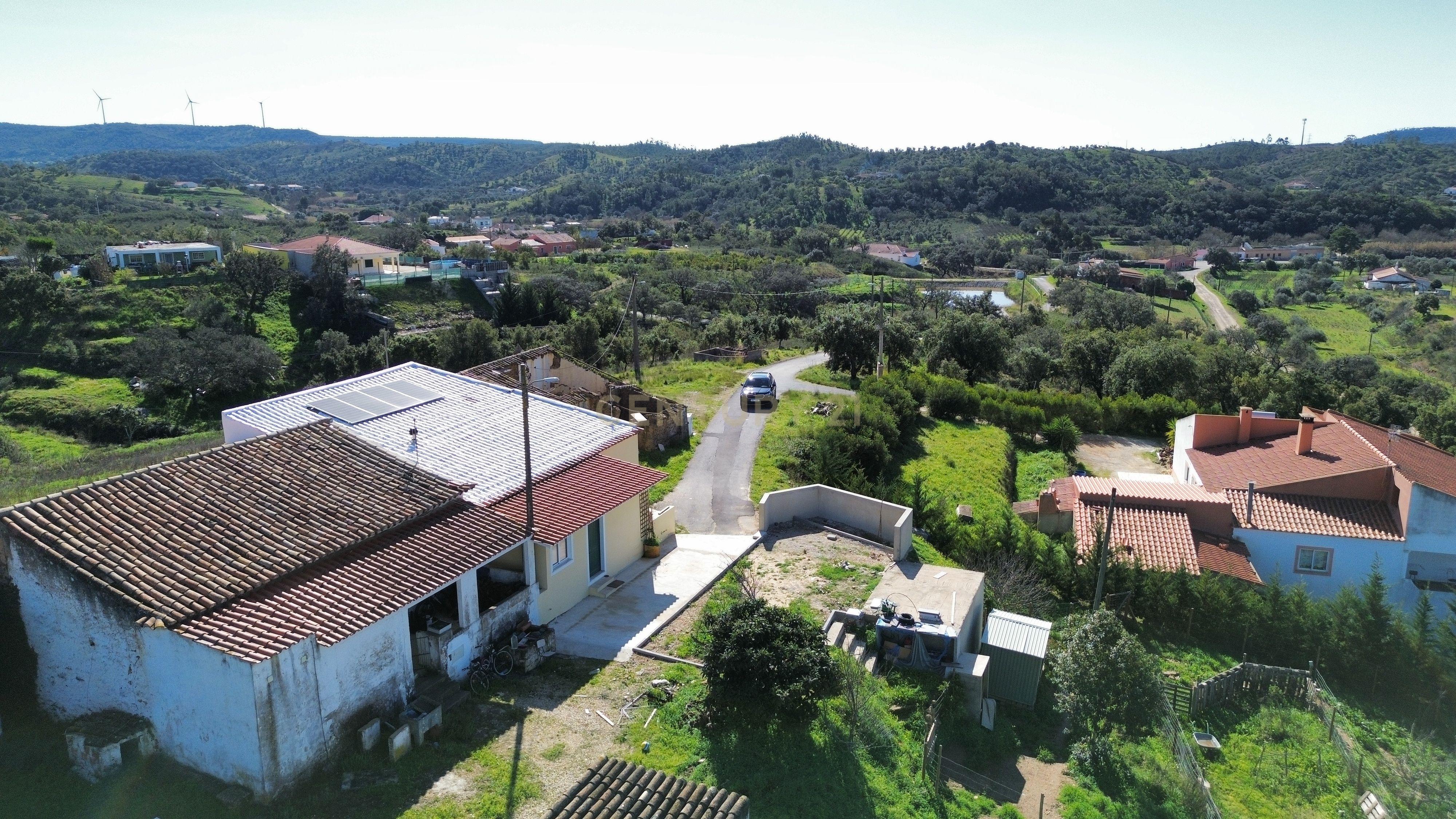 Moradia T3 | Renovada | Geminada| Vale Figueira – S.B.Messines | Terreno - Image 30