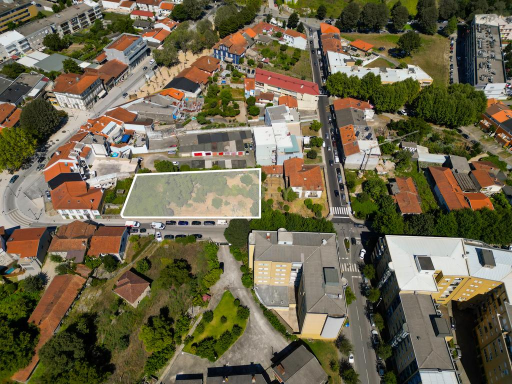 Venda de Terreno em Caldas das Taipas com Projeto Aprovado em Guimarães - Oportunidade Única para Investidores - Image 7
