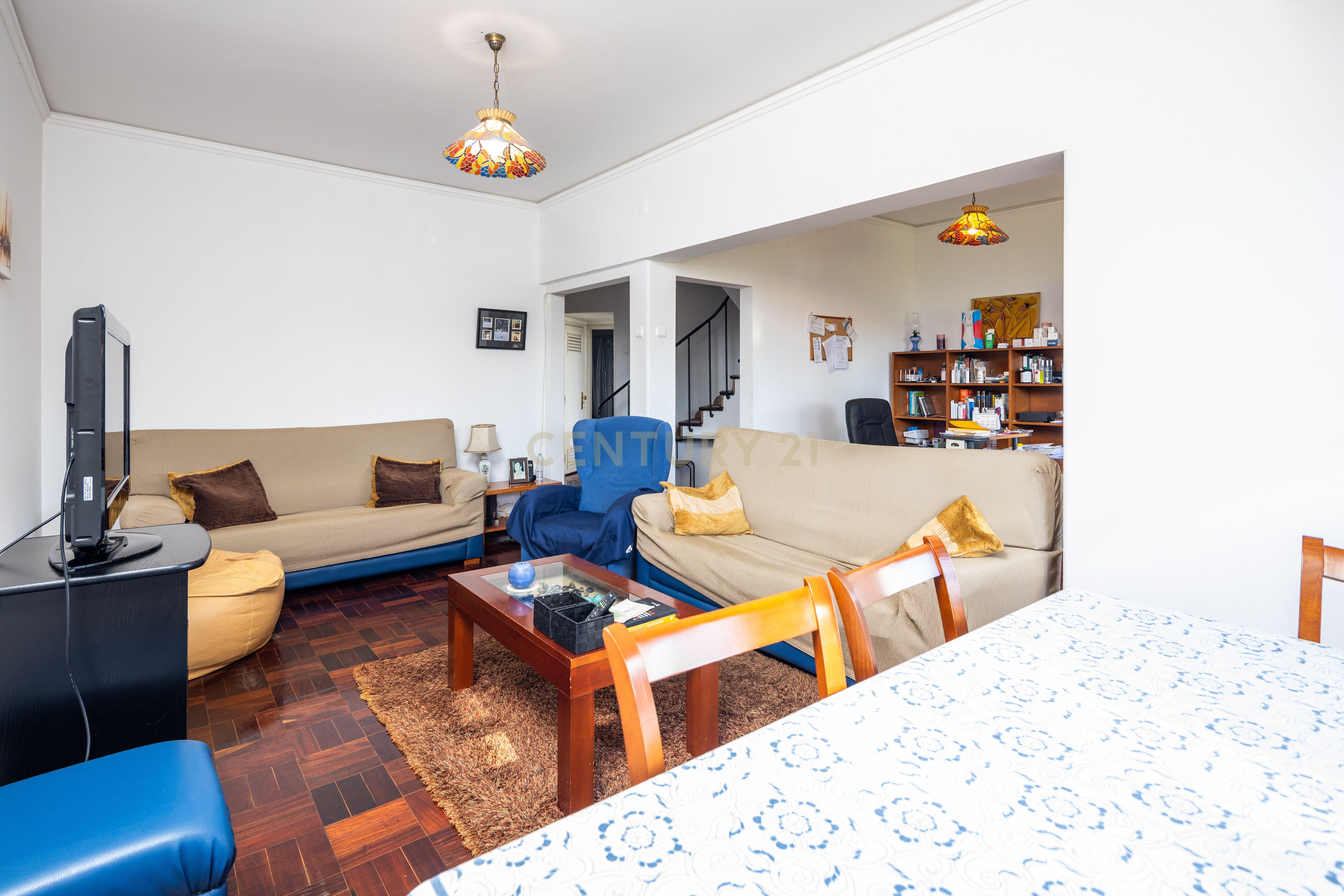 Apartamento T3 Duplex em Nova Oeiras - Image 5