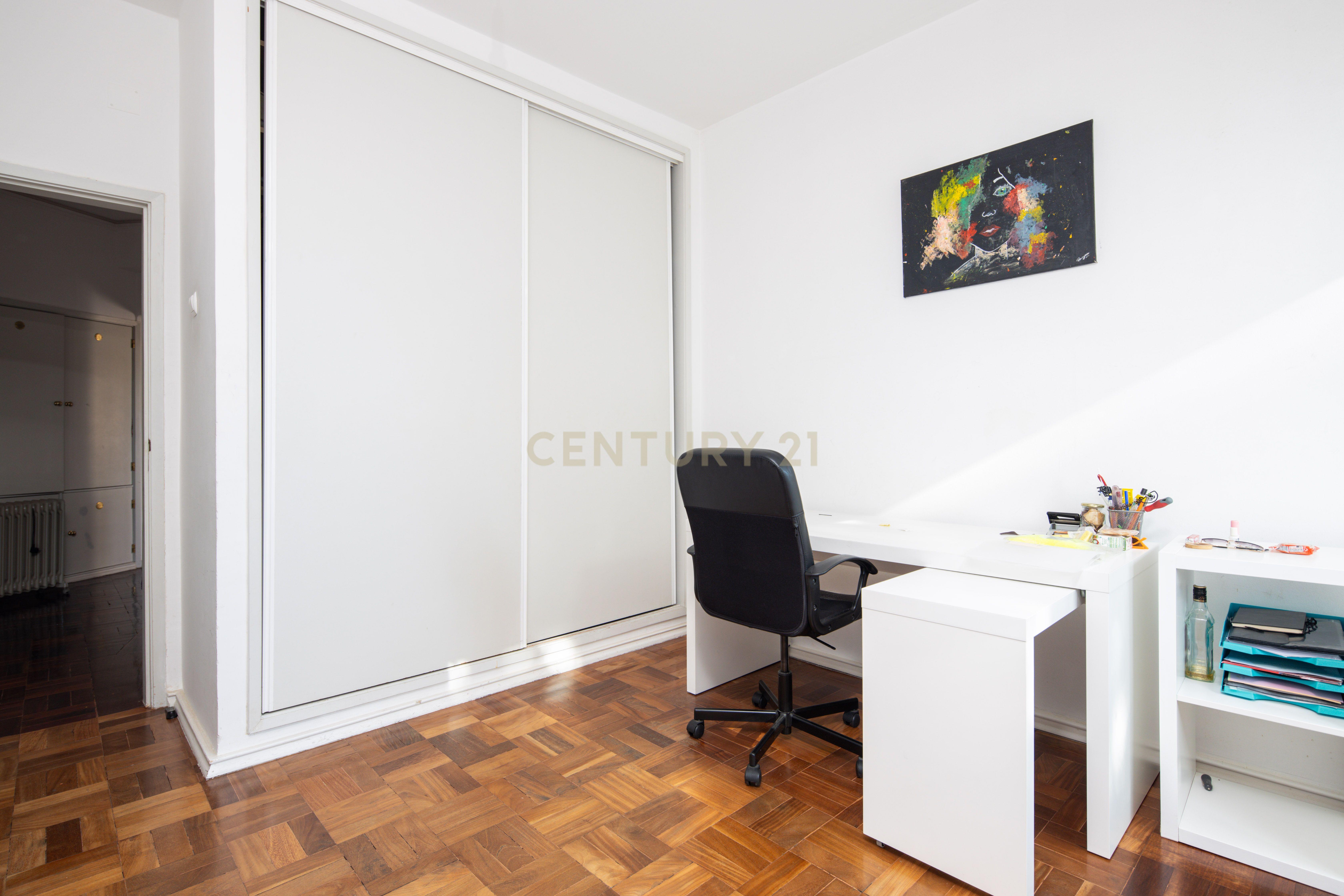 Apartamento T3 Duplex em Nova Oeiras - Image 7