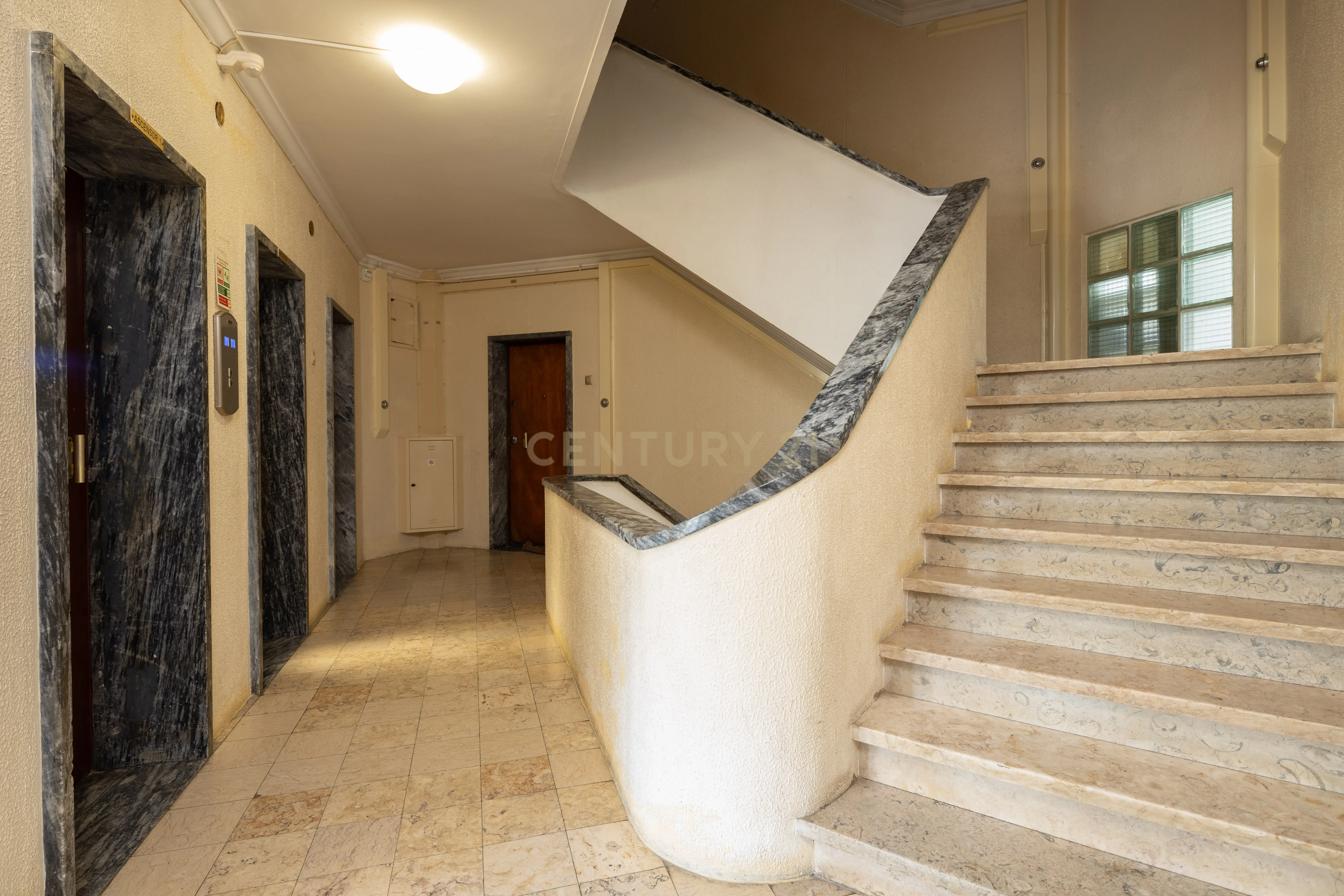 Apartamento T3 Duplex em Nova Oeiras - Image 15