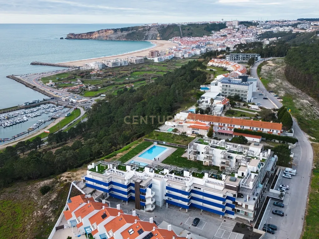 Excelente apartamento de 2 quartos num Condomínio de luxo na Nazaré - Vista mar - Image 1