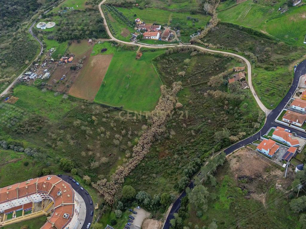 Terreno com PIP Aprovado para 17 Moradias e 4 Prédios em Alenquer - Image 34