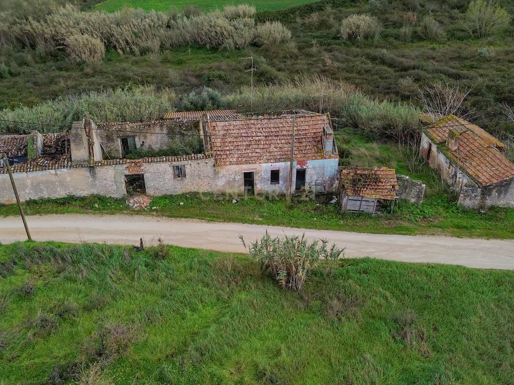 Terreno com PIP Aprovado para 17 Moradias e 4 Prédios em Alenquer - Image 30
