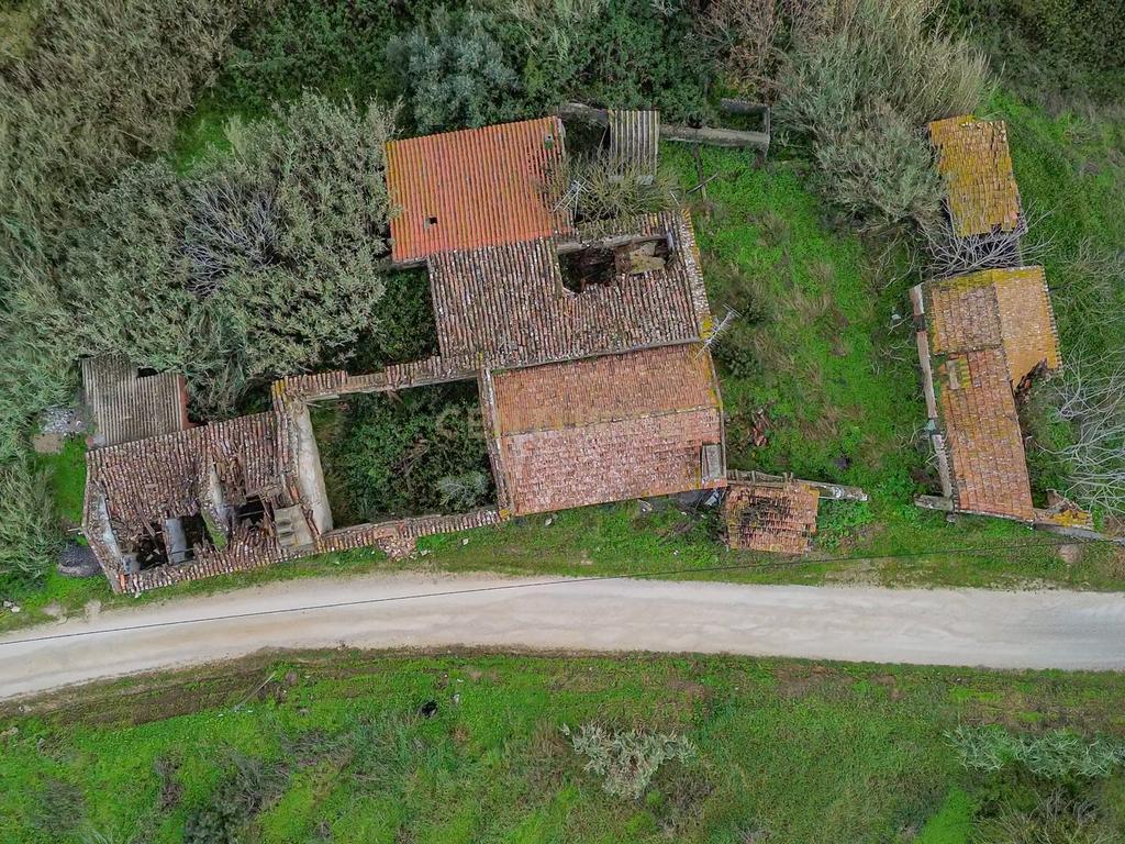 Terreno com PIP Aprovado para 17 Moradias e 4 Prédios em Alenquer - Image 31