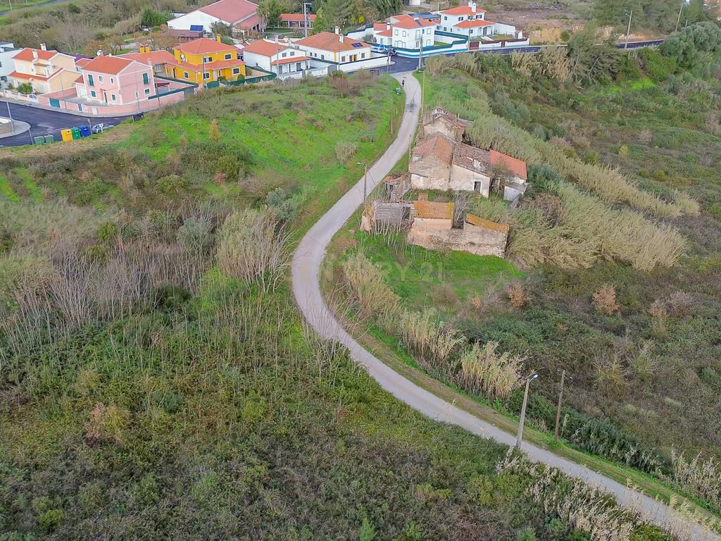 Terreno com PIP Aprovado para 17 Moradias e 4 Prédios em Alenquer - Image 54