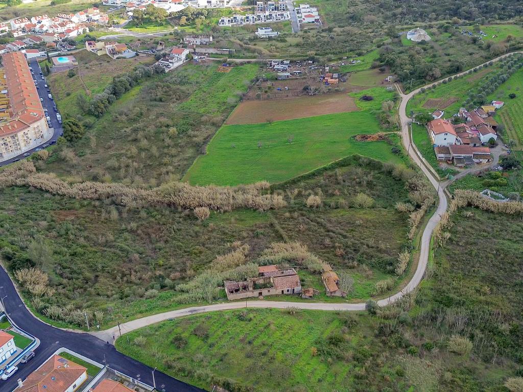 Terreno com PIP Aprovado para 17 Moradias e 4 Prédios em Alenquer - Image 33