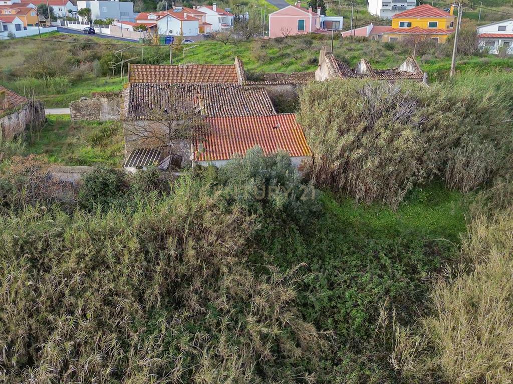 Terreno com PIP Aprovado para 17 Moradias e 4 Prédios em Alenquer - Image 39