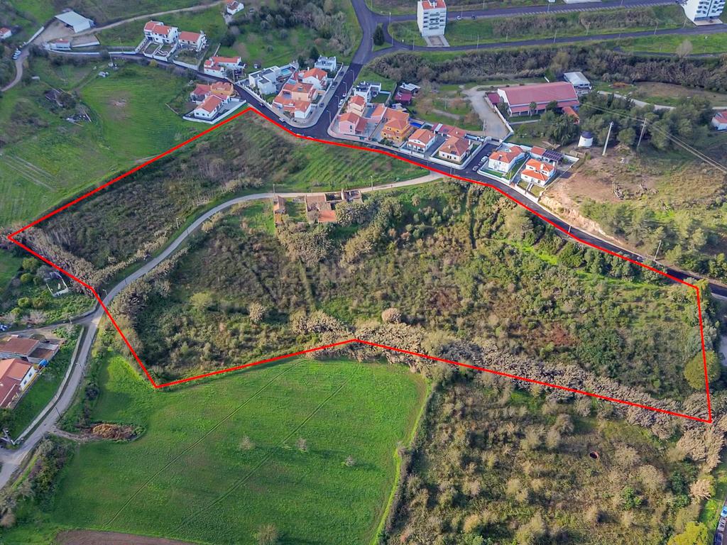 Terreno com PIP Aprovado para 17 Moradias e 4 Prédios em Alenquer - Image 42