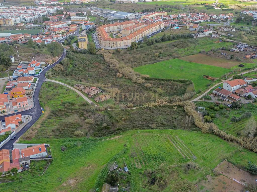 Terreno com PIP Aprovado para 17 Moradias e 4 Prédios em Alenquer - Image 52