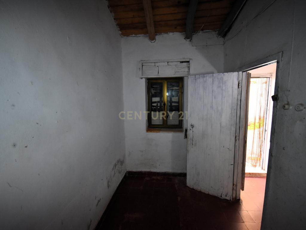 Moradia térrea para renovar com vista para o Castelo de Silves - Image 5