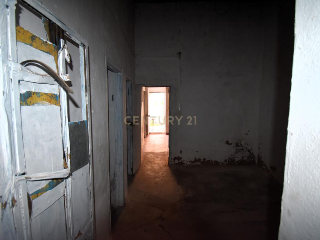 Moradia térrea para renovar com vista para o Castelo de Silves - Image 9