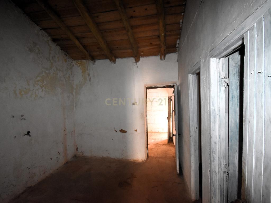Moradia térrea para renovar com vista para o Castelo de Silves - Image 7