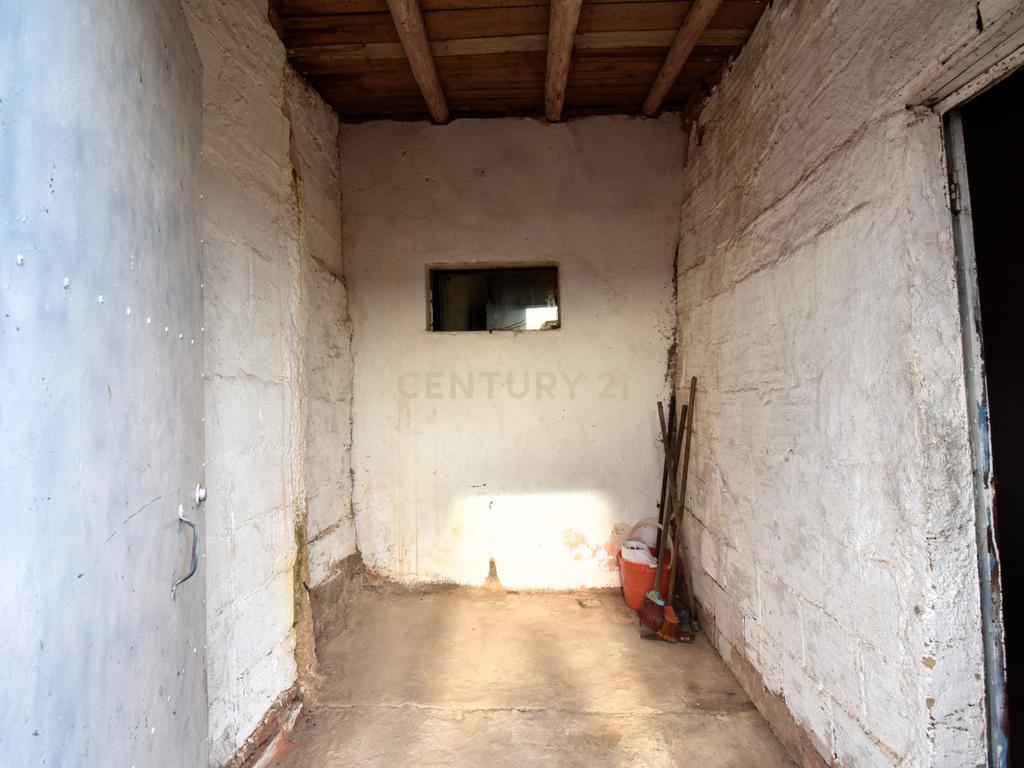 Moradia térrea para renovar com vista para o Castelo de Silves - Image 12