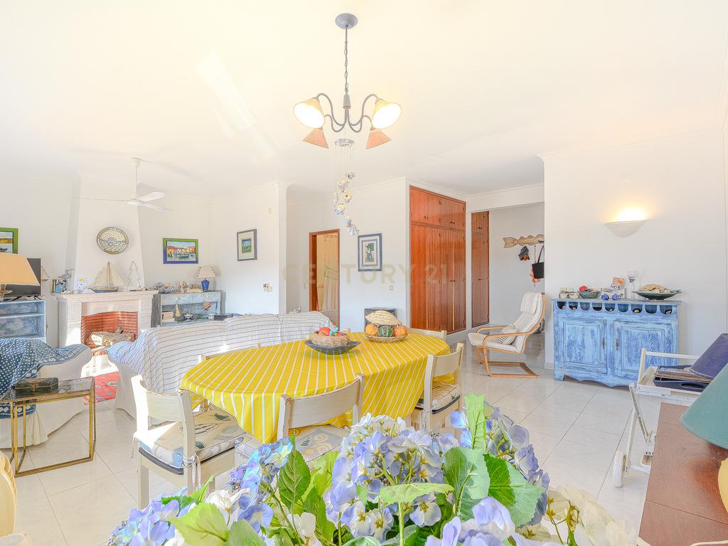 Apartamento T2 em localização Privilegiada em Santa Eulália , Albufeira - Image 9