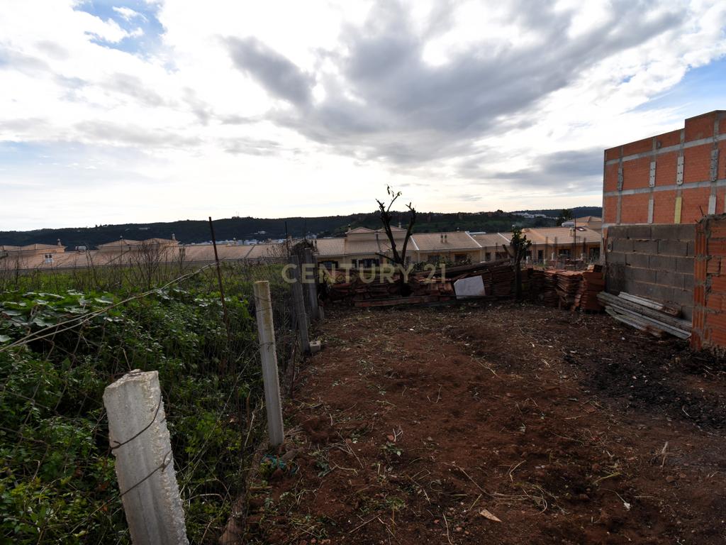 Moradia térrea para renovar com vista para o Castelo de Silves - Image 15