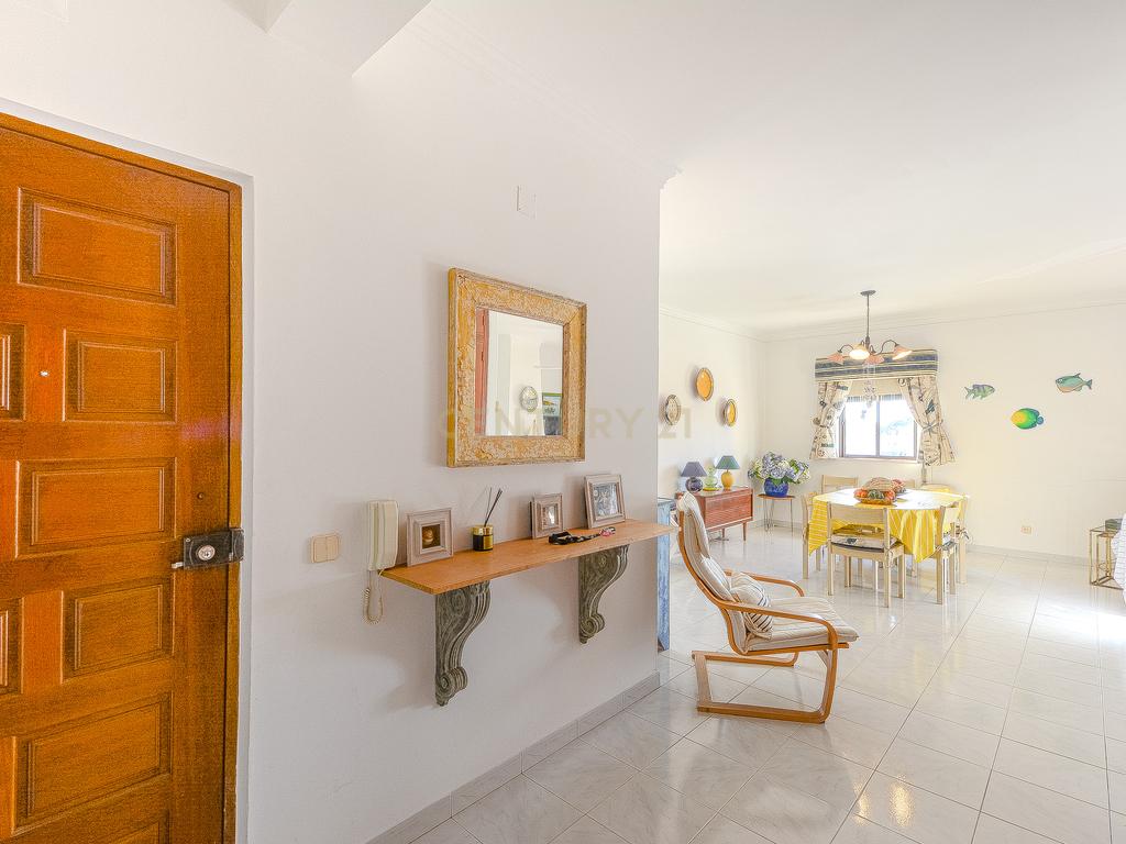 Apartamento T2 em localização Privilegiada em Santa Eulália , Albufeira - Image 4