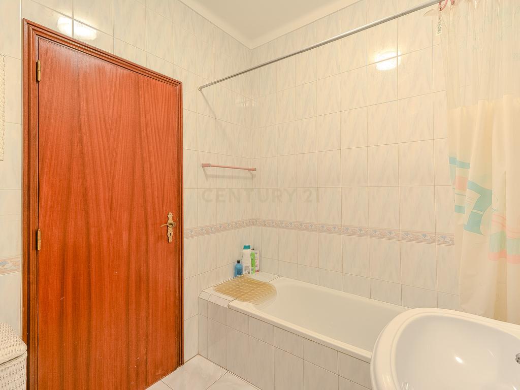 Apartamento T2 em localização Privilegiada em Santa Eulália , Albufeira - Image 12