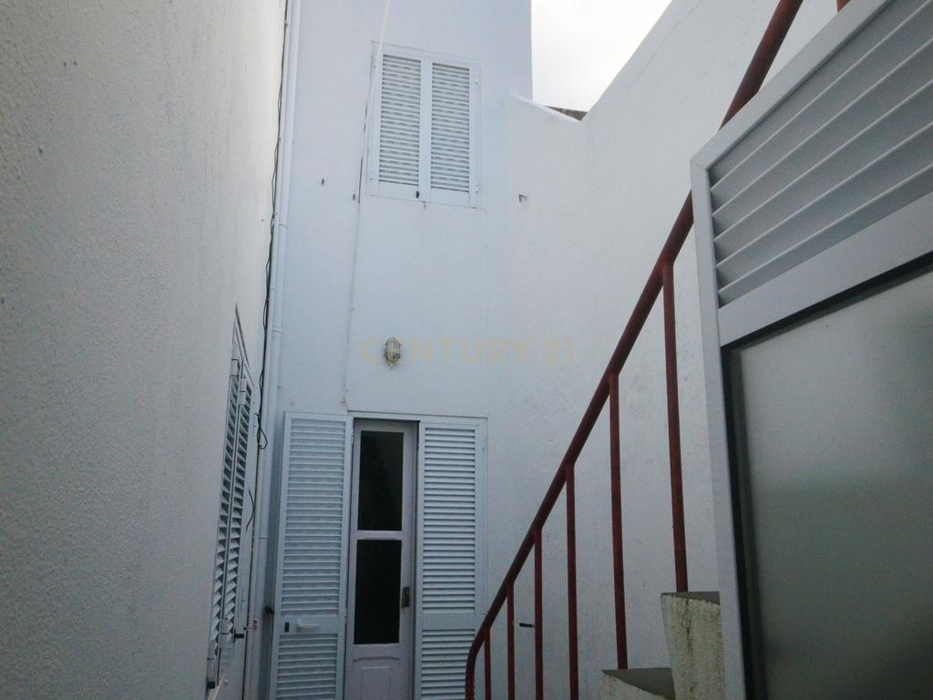 Casa na Rua Coronel Chaves em Ponta Delgada - Image 9