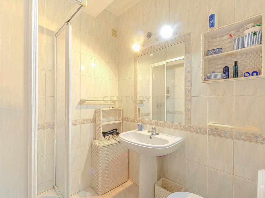 Apartamento T2 em localização Privilegiada em Santa Eulália , Albufeira - Image 23