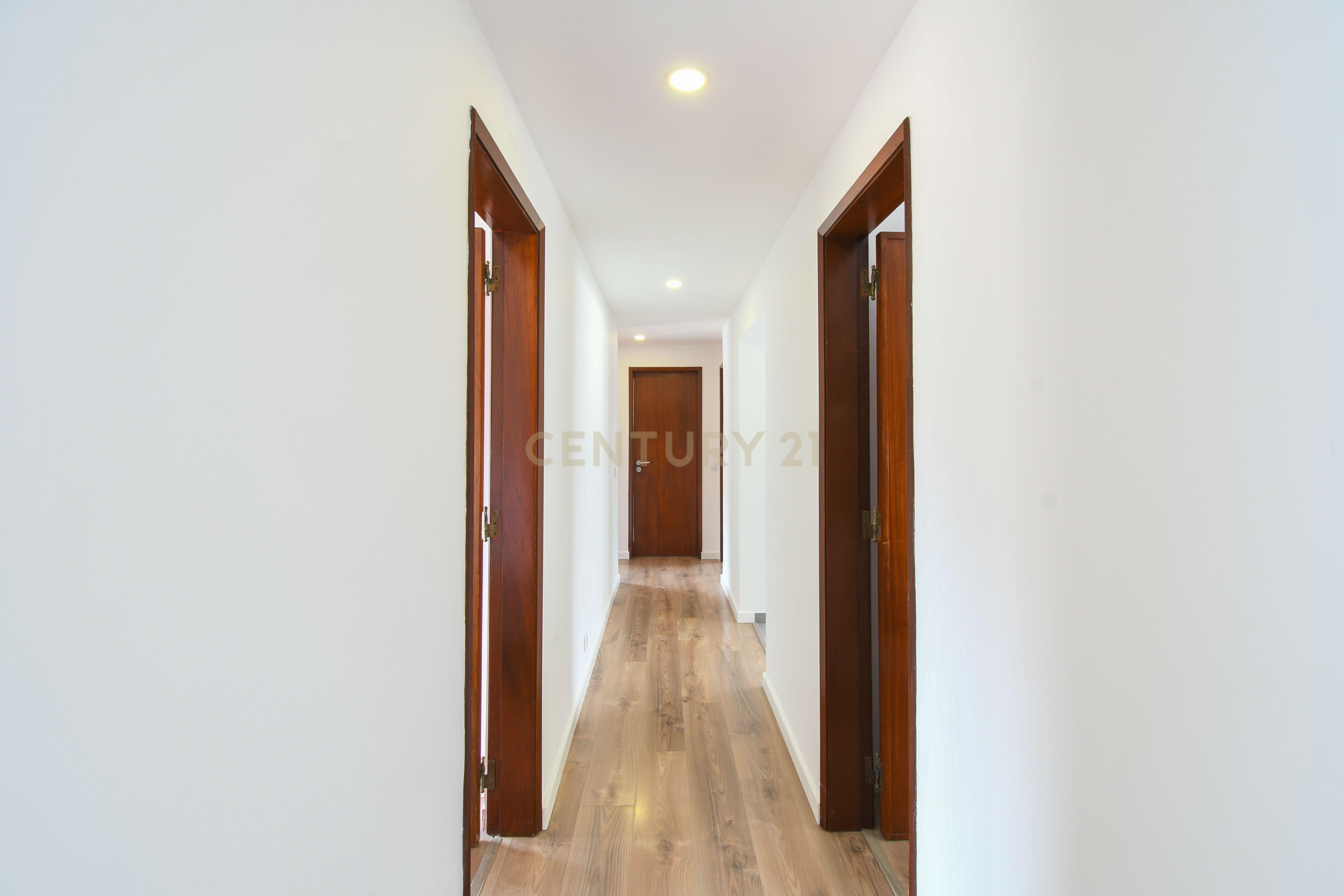 T3 com Terraço Privativo em Andar de Moradia | Bicesse (10min de Cascais) - Image 16