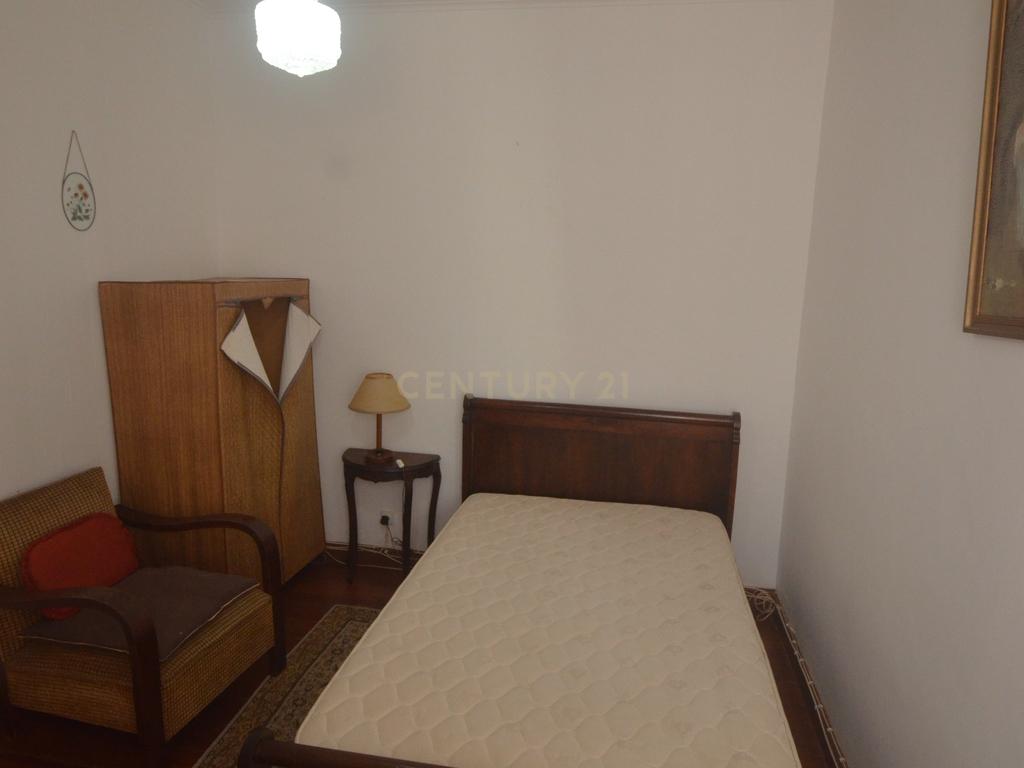 Casa na Rua Coronel Chaves em Ponta Delgada - Image 19
