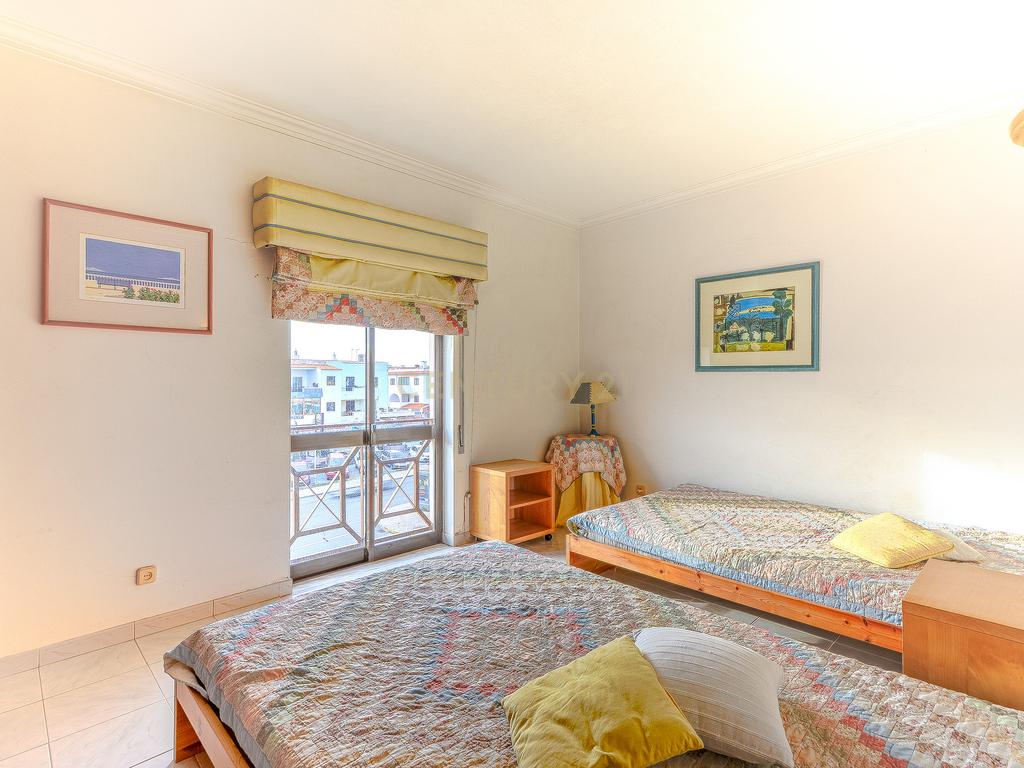 Apartamento T2 em localização Privilegiada em Santa Eulália , Albufeira - Image 25