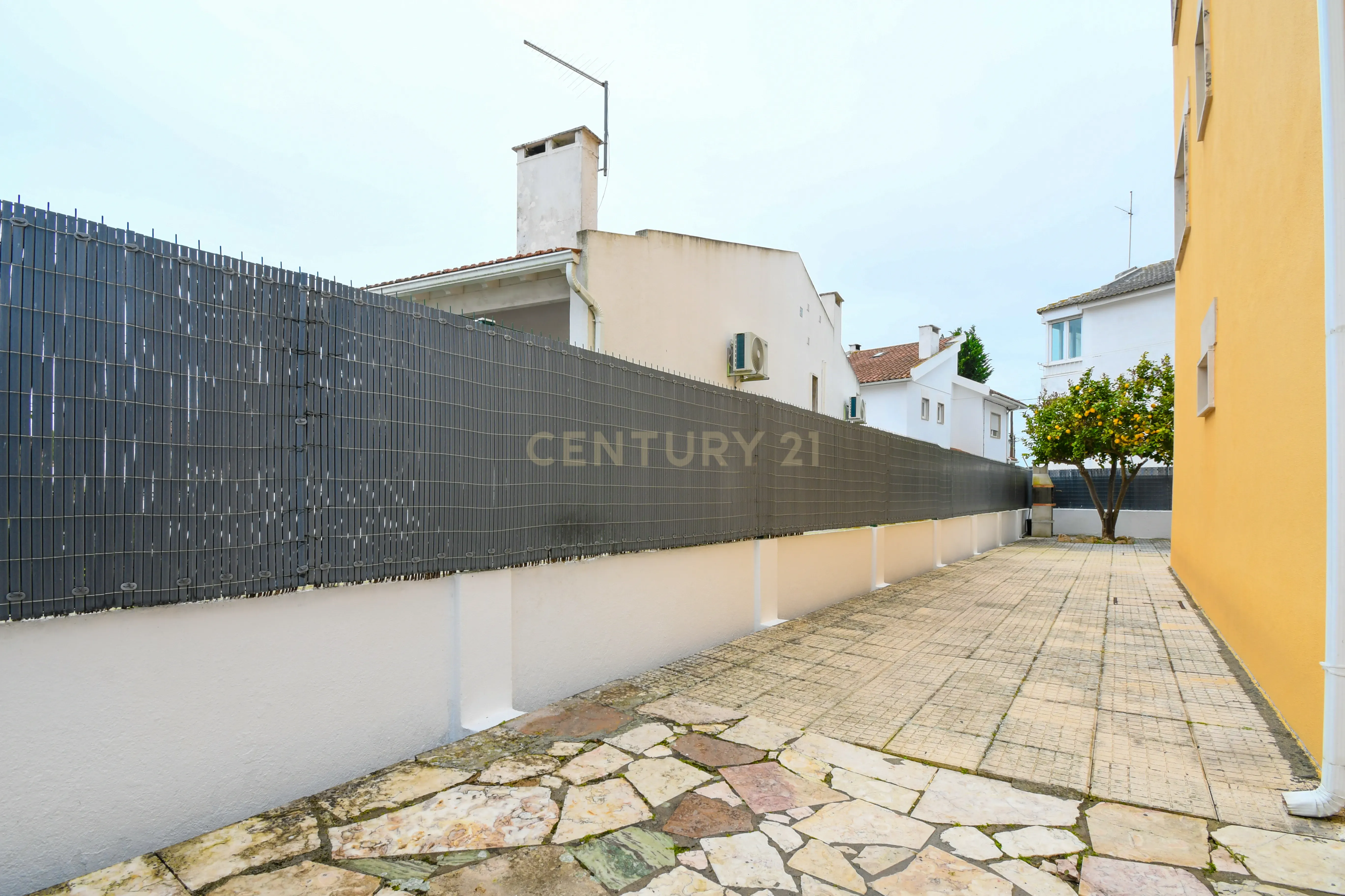 T3 com Terraço Privativo em Andar de Moradia | Bicesse (10min de Cascais) - Image 30