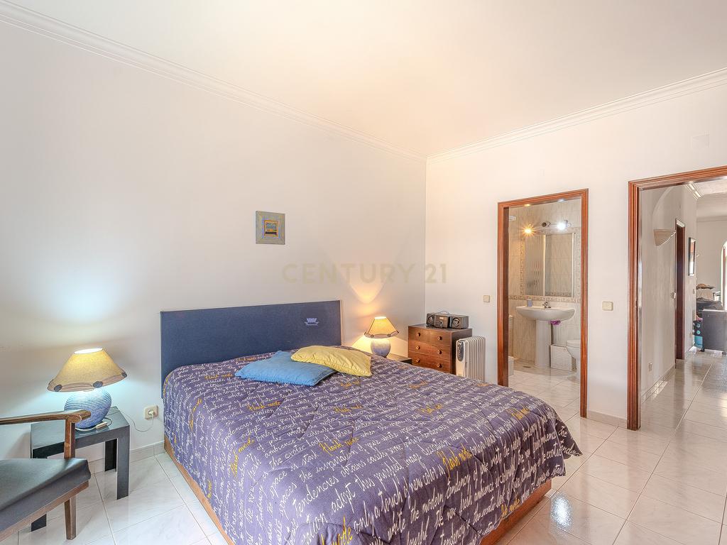 Apartamento T2 em localização Privilegiada em Santa Eulália , Albufeira - Image 14