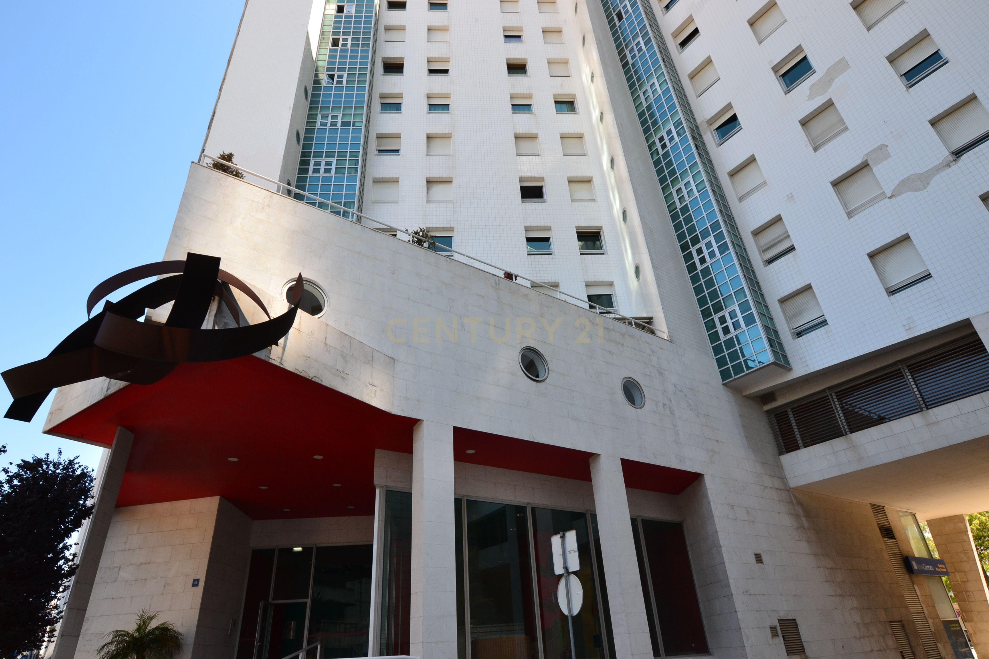 Apartamento T4  - Expo Centro - Image 7