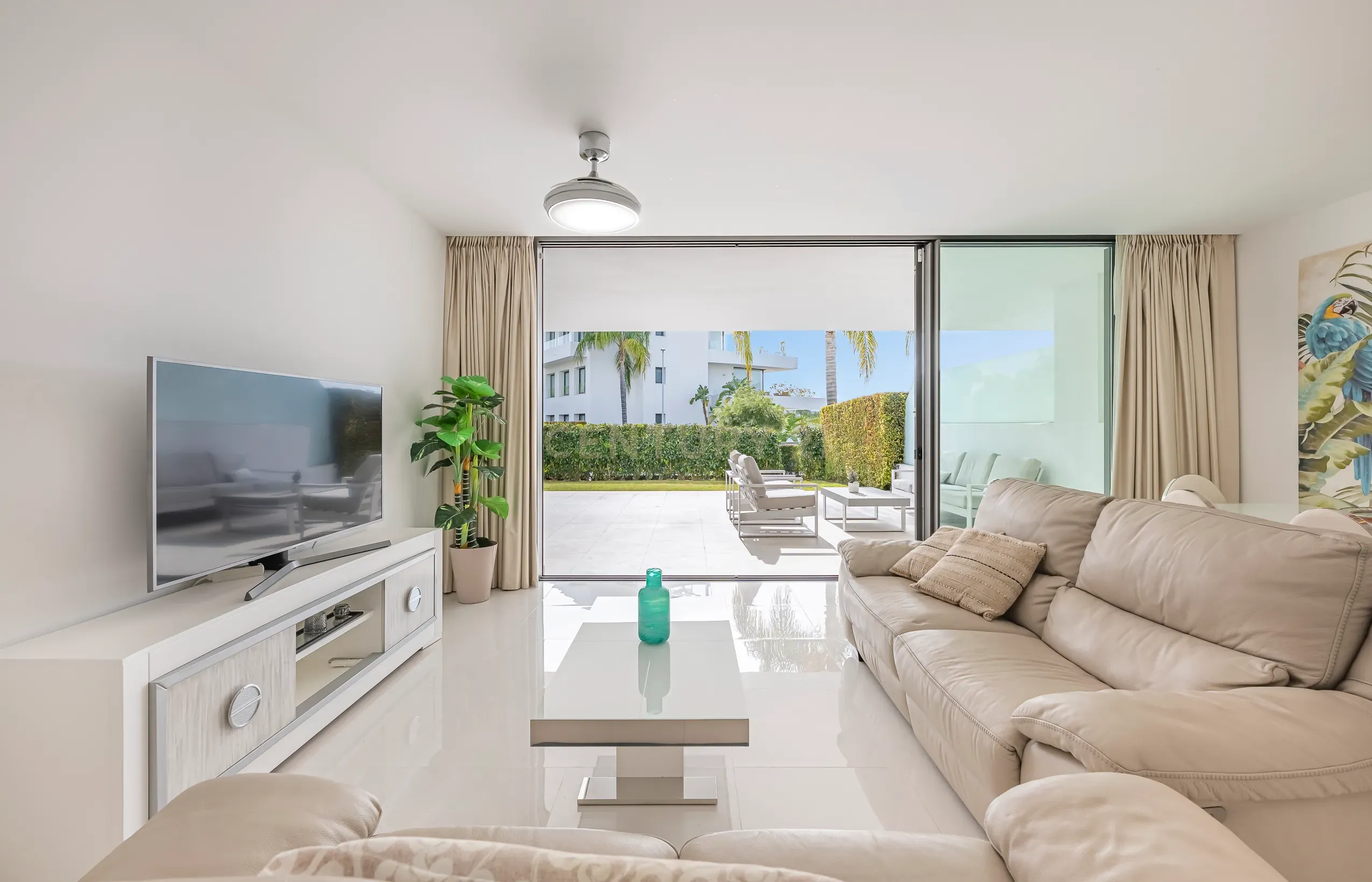 APARTAMENTO DE LUXO NO URB. CATALEYA, ATALAYA-ESTEPONA - Image 1