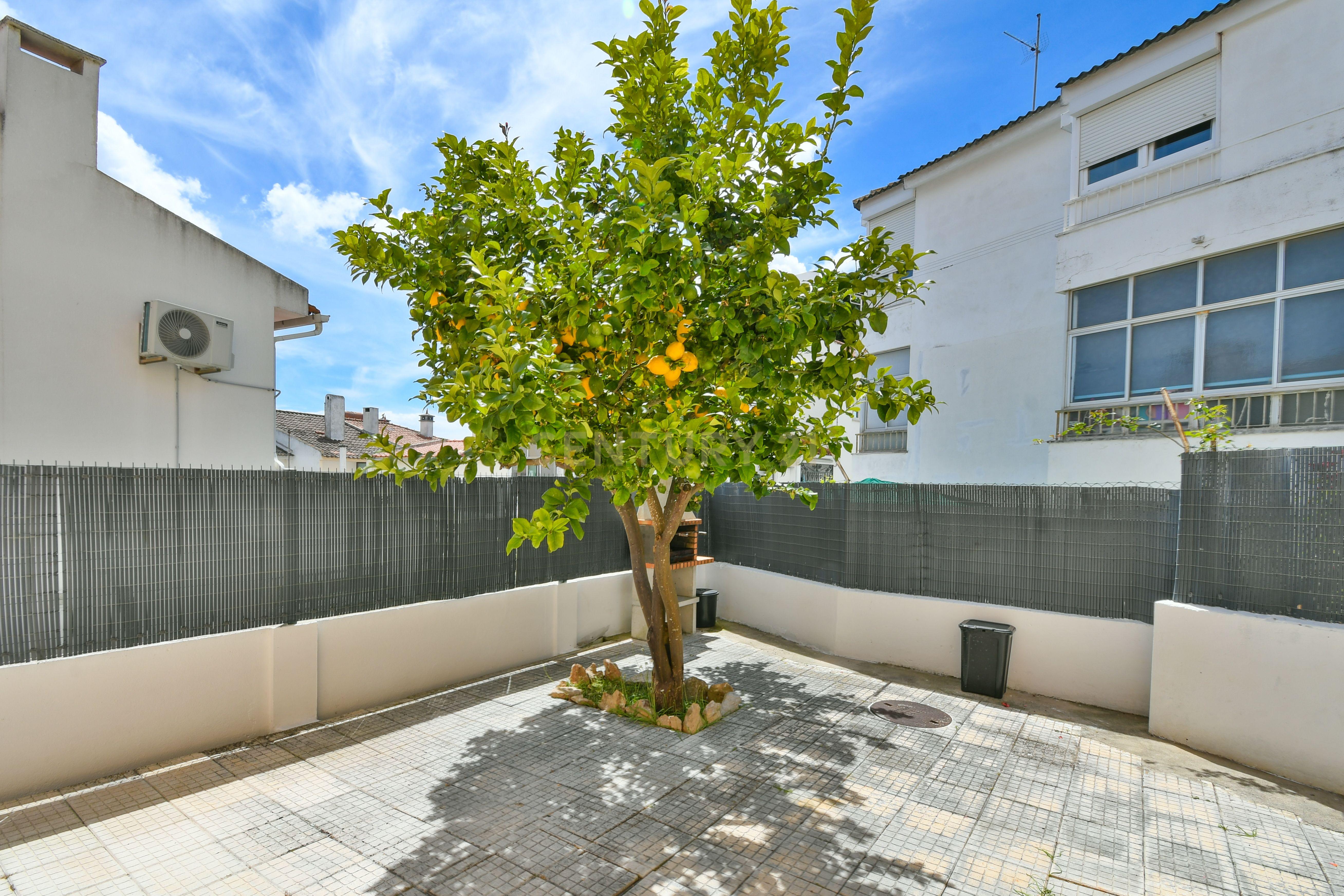 T3 com Terraço Privativo em Andar de Moradia | Bicesse (10min de Cascais) - Image 4