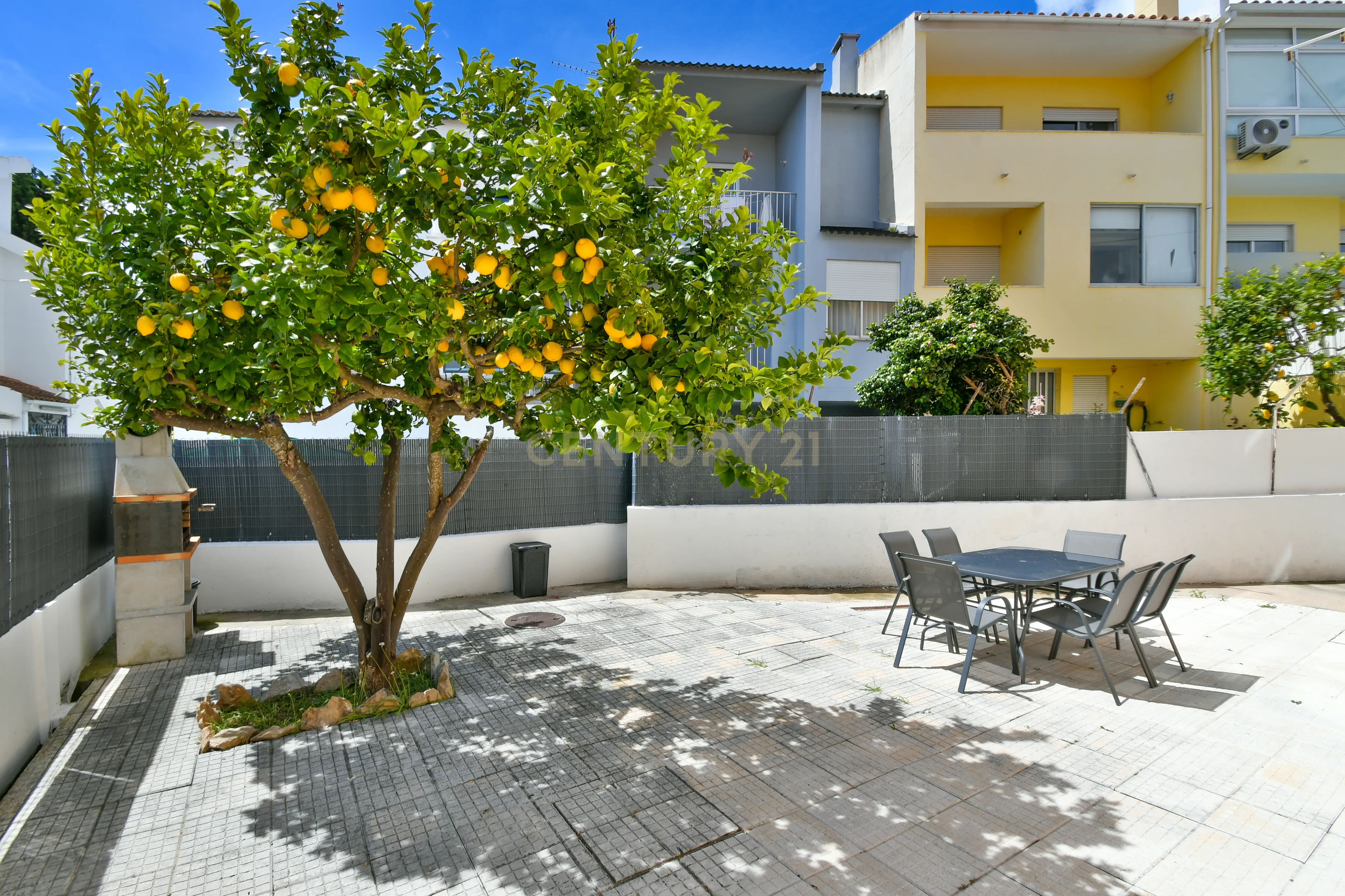 T3 com Terraço Privativo em Andar de Moradia | Bicesse (10min de Cascais) - Image 3