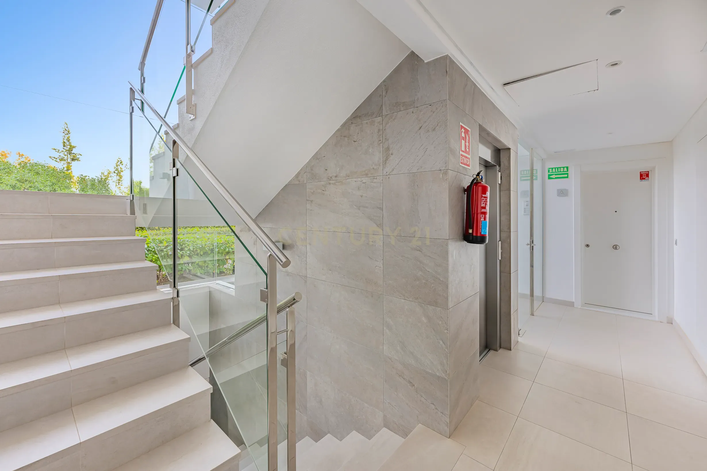 APARTAMENTO DE LUXO NO URB. CATALEYA, ATALAYA-ESTEPONA - Image 43