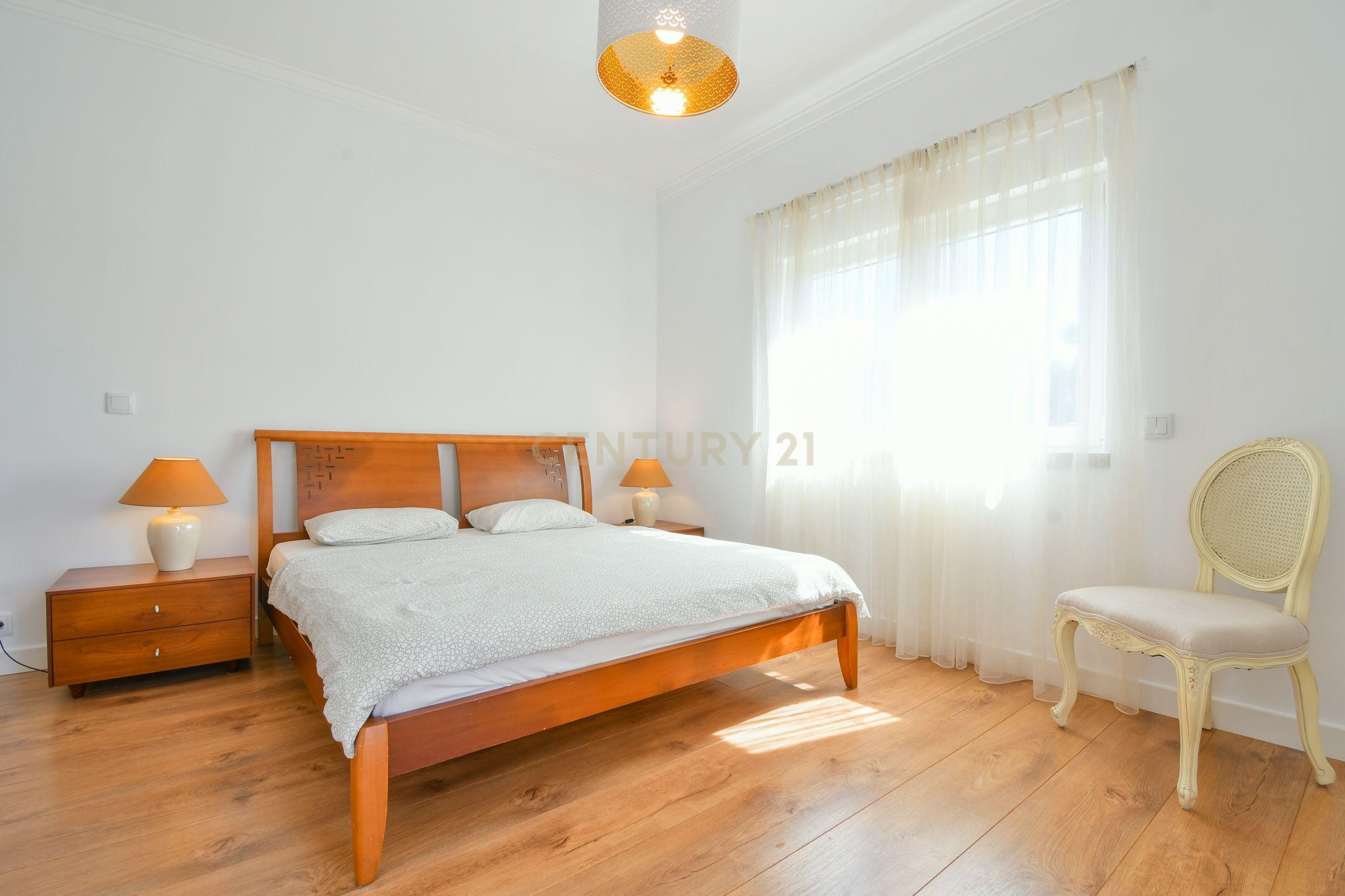 Apartamento T3+1 duplex com terraço no coração de Cascais - Image 36