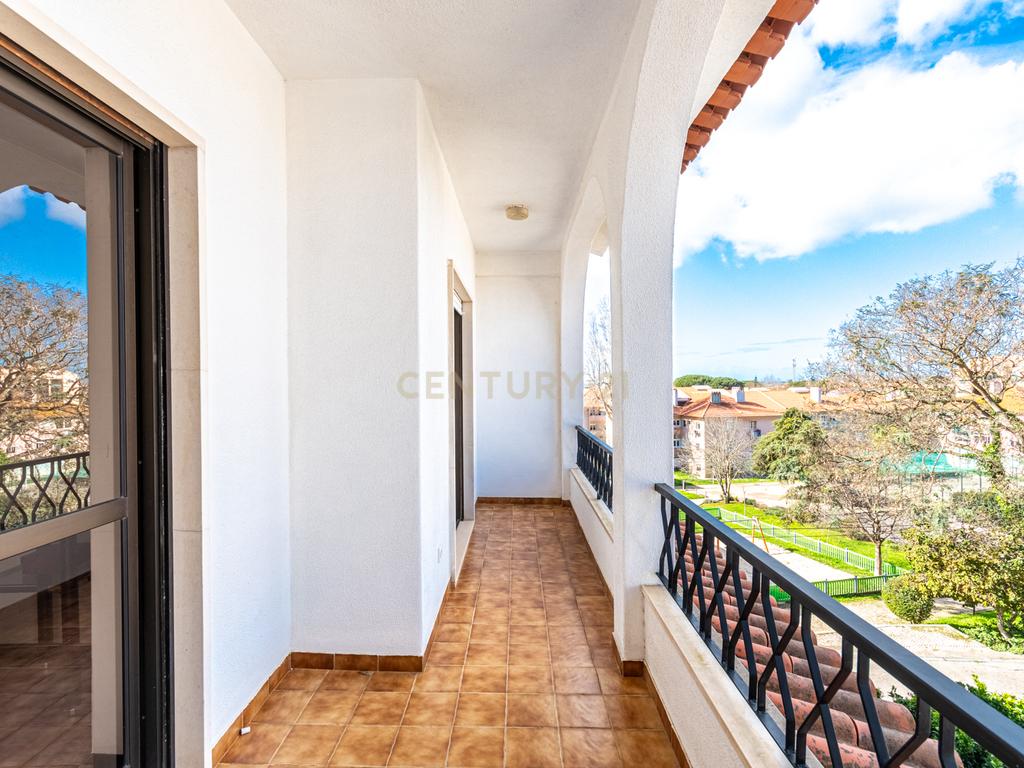 Moradia T3 em São Pedro do Estoril - Mobilado ou Não. - Image 18